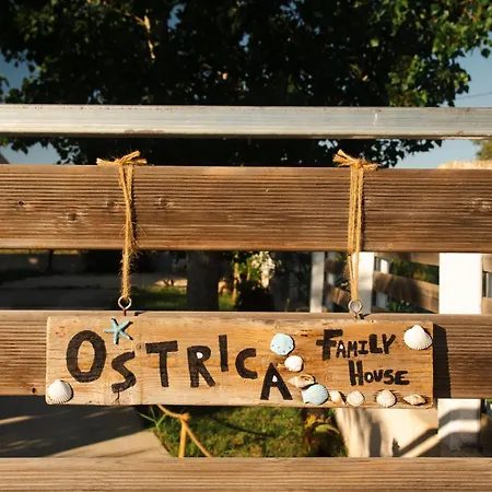 Ostrica Family House *