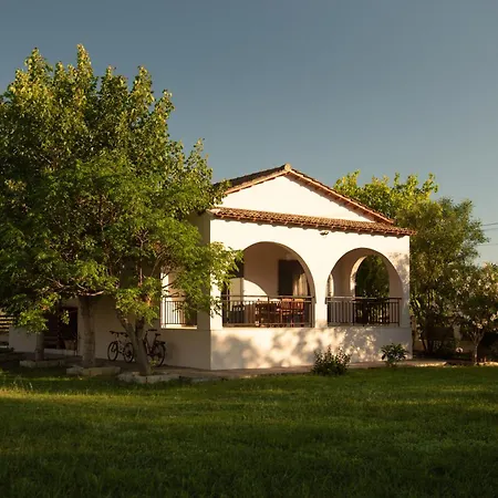 Ostrica Family House *